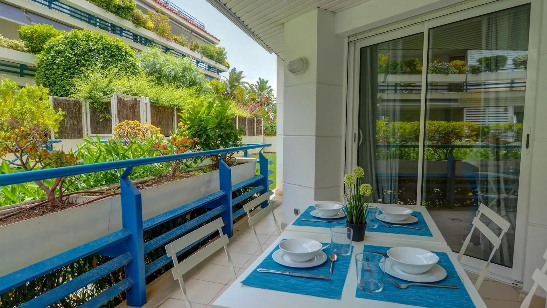 Luxury Seaview Apartment By Hello Homes Sitges