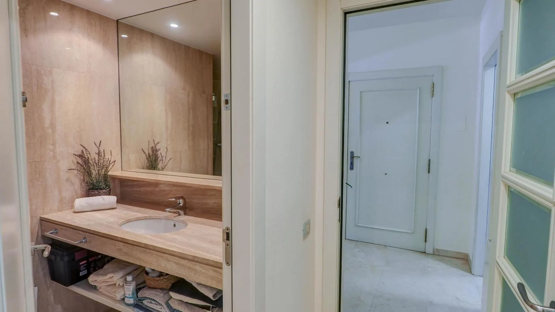 Luxury Seaview Apartment By Hello Homes Sitges