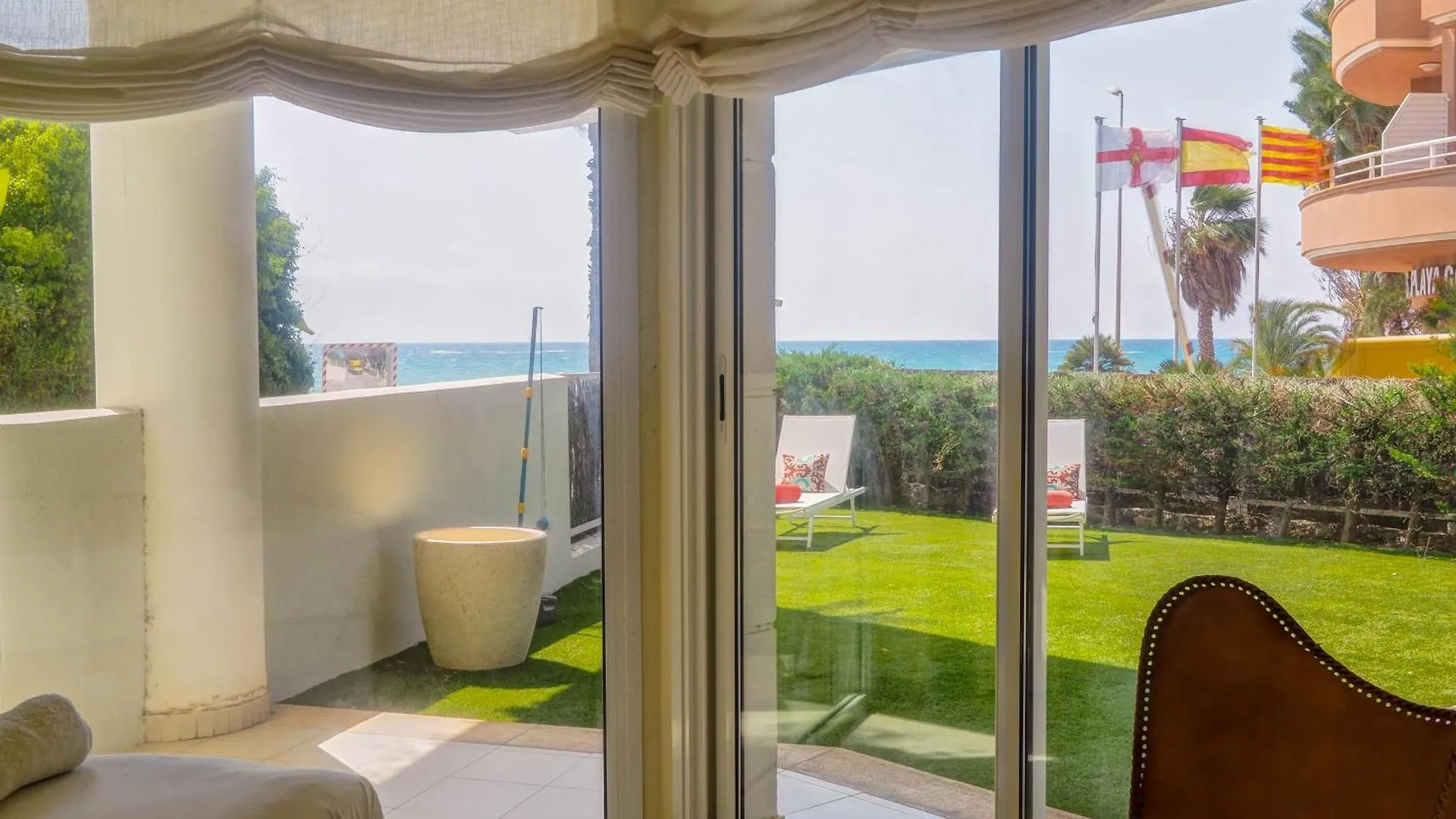 Luxury Seaview Apartment By Hello Homes Sitges