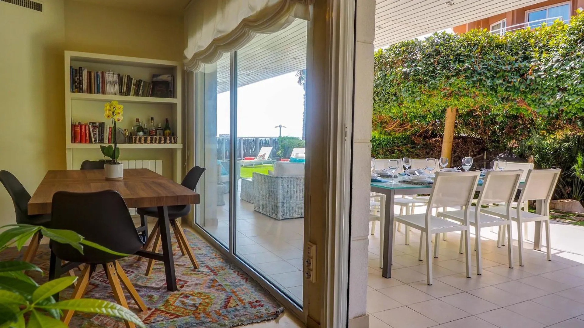 Luxury Seaview Apartment By Hello Homes Sitges Spain