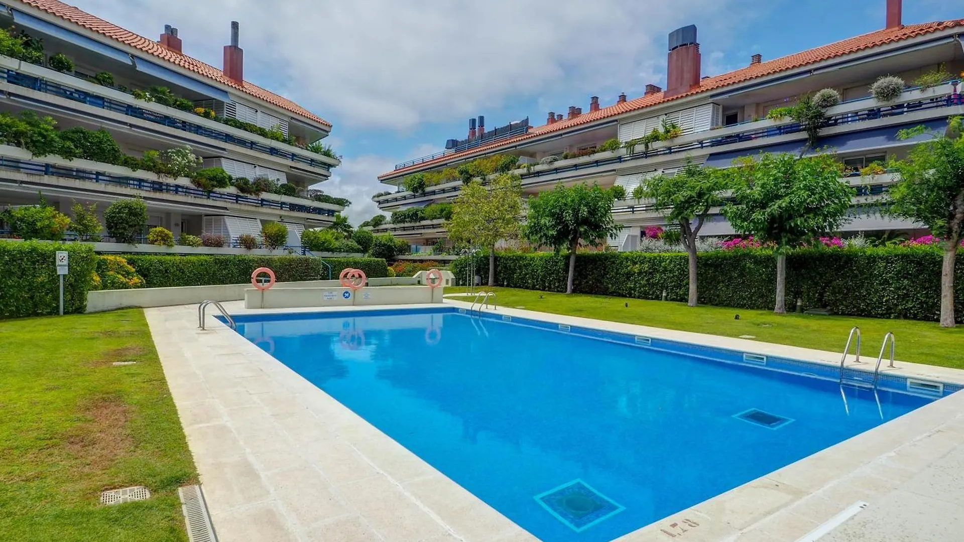 Luxury Seaview Apartment By Hello Homes Sitges