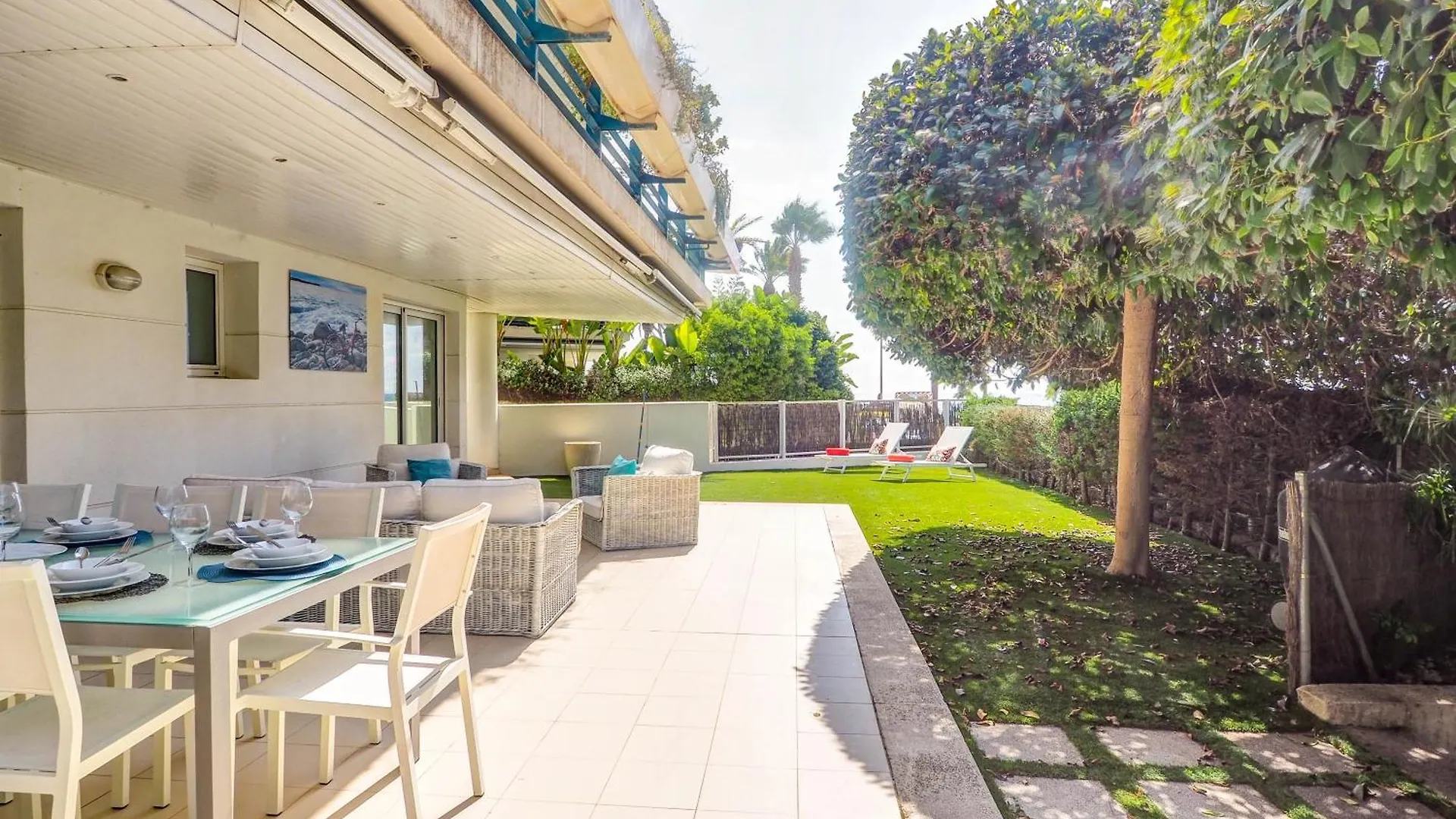 Luxury Seaview Apartment By Hello Homes Sitges
