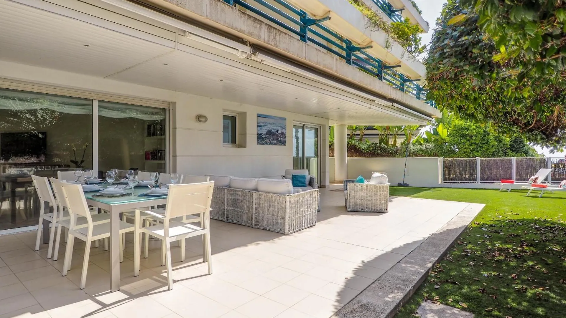 Luxury Seaview Apartment By Hello Homes Sitges
