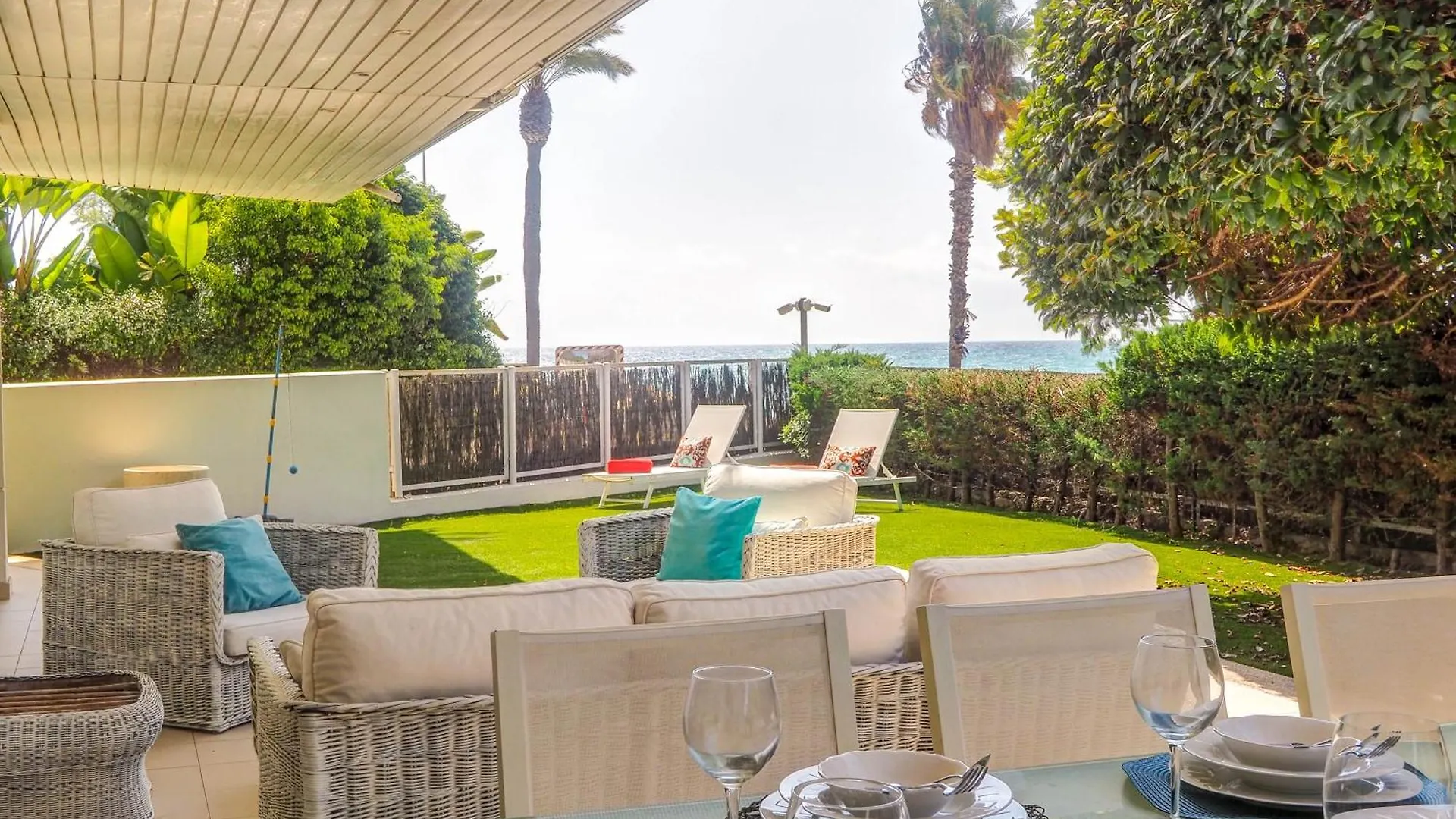 Luxury Seaview Apartment By Hello Homes Sitges